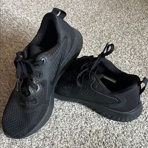 Nike All-Black Lightweight Running Shoes